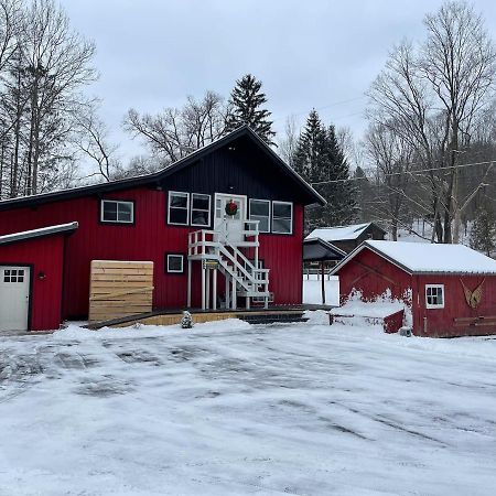 Апартаменты Froggy Goggle Barn Marathon Экстерьер фото