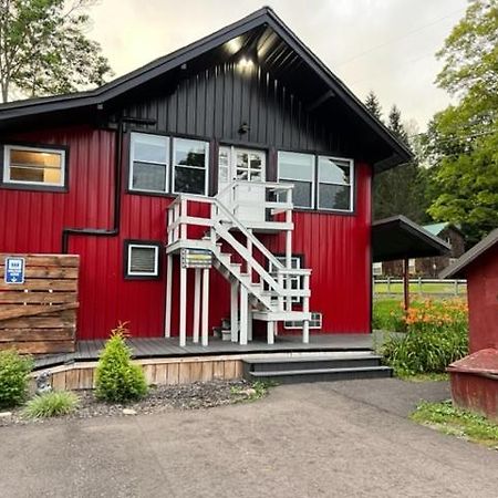 Апартаменты Froggy Goggle Barn Marathon Экстерьер фото