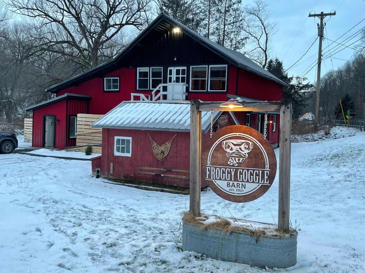 Апартаменты Froggy Goggle Barn Marathon Экстерьер фото